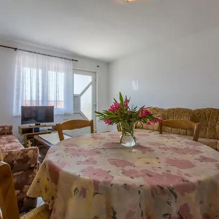 Ivano Apartment *