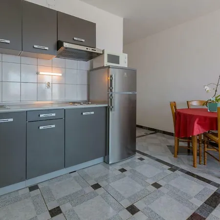 Ivano Apartment *