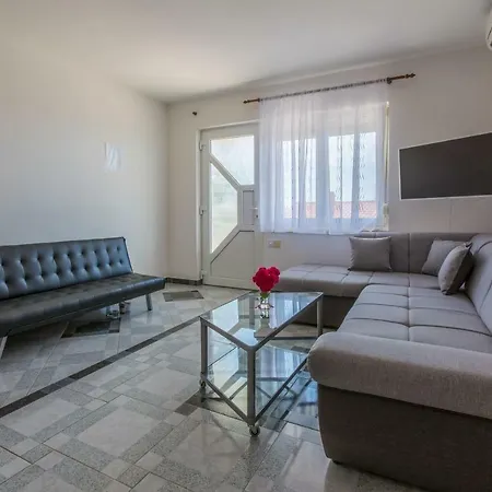 Apartment Ivano Dramalj