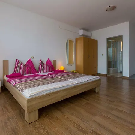 Ivano Apartment *