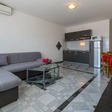 Apartment Ivano Dramalj
