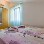 Ivano 公寓 *