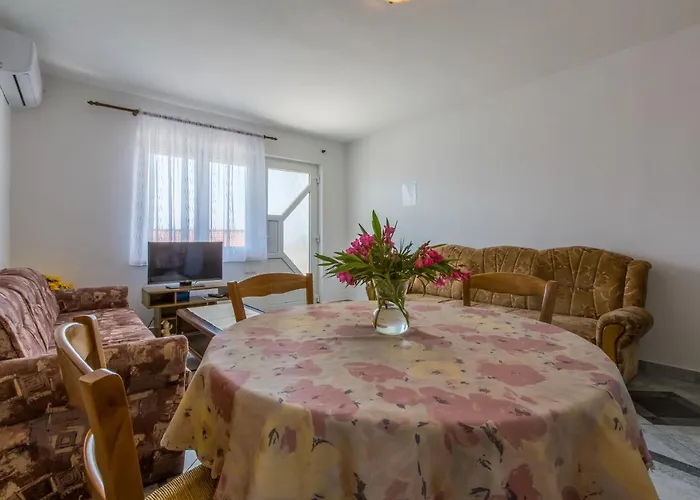 Ivano Apartment *